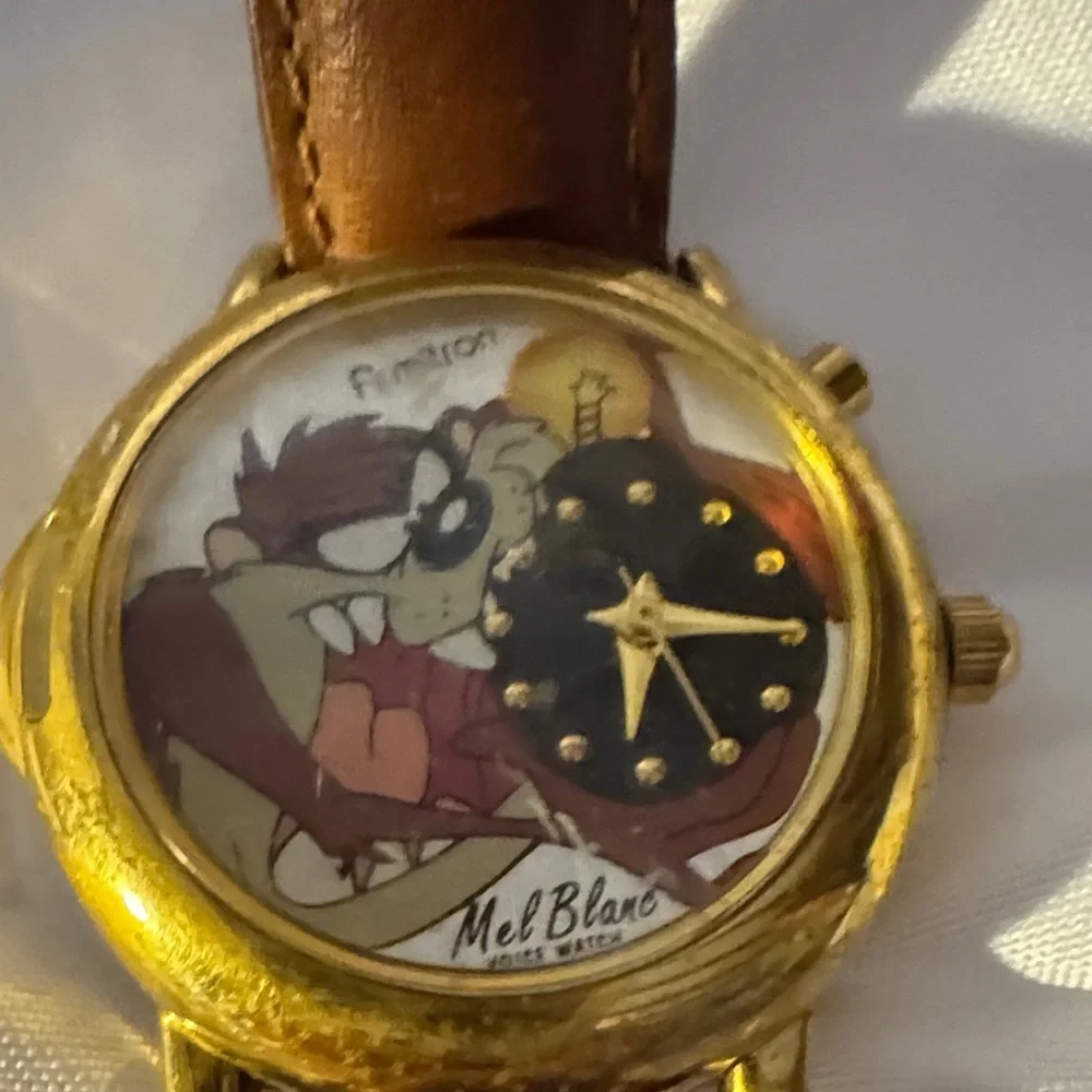 Elegant Brown Leather Strap Watch